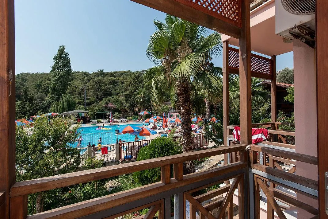 אולודניץ Club Pink Palace Hotel