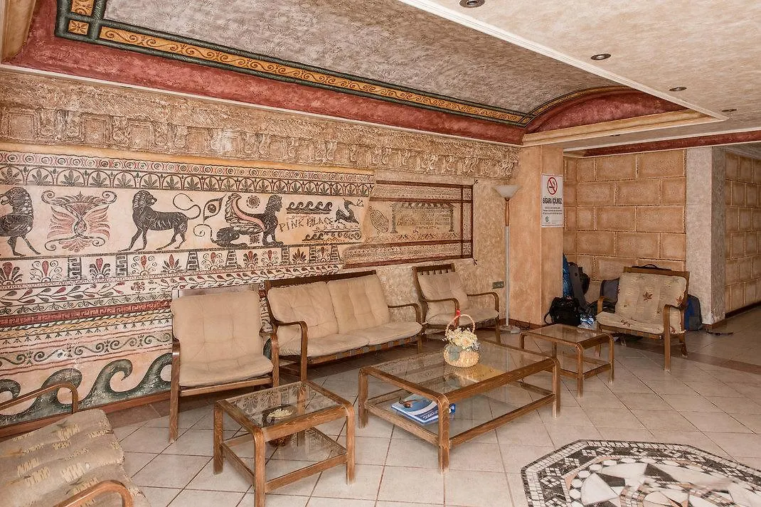 אולודניץ Club Pink Palace Hotel