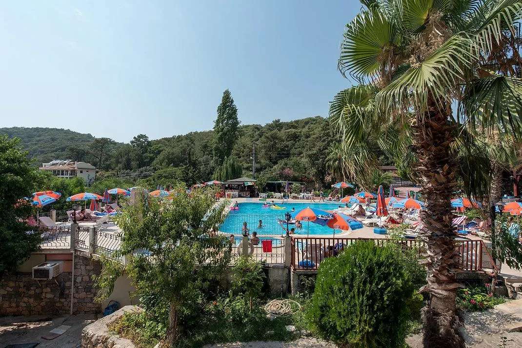 אולודניץ Club Pink Palace Hotel