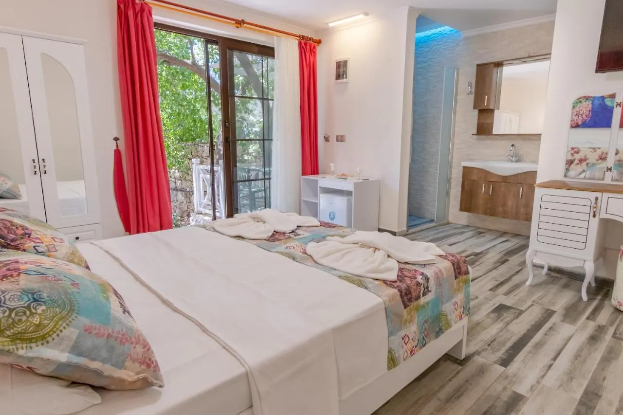 Club Pink Palace Hotel Ölüdeniz