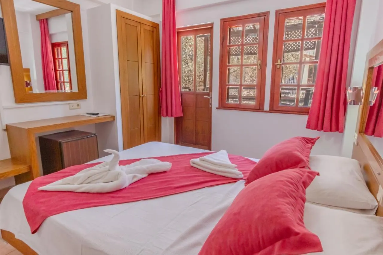 Club Pink Palace Hotel Ölüdeniz