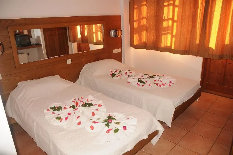 אולודניץ Club Pink Palace Hotel