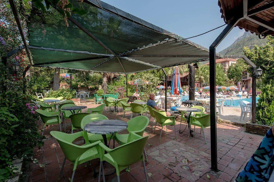 אולודניץ Club Pink Palace Hotel 3*,