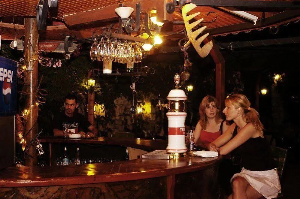 אולודניץ Club Pink Palace Hotel