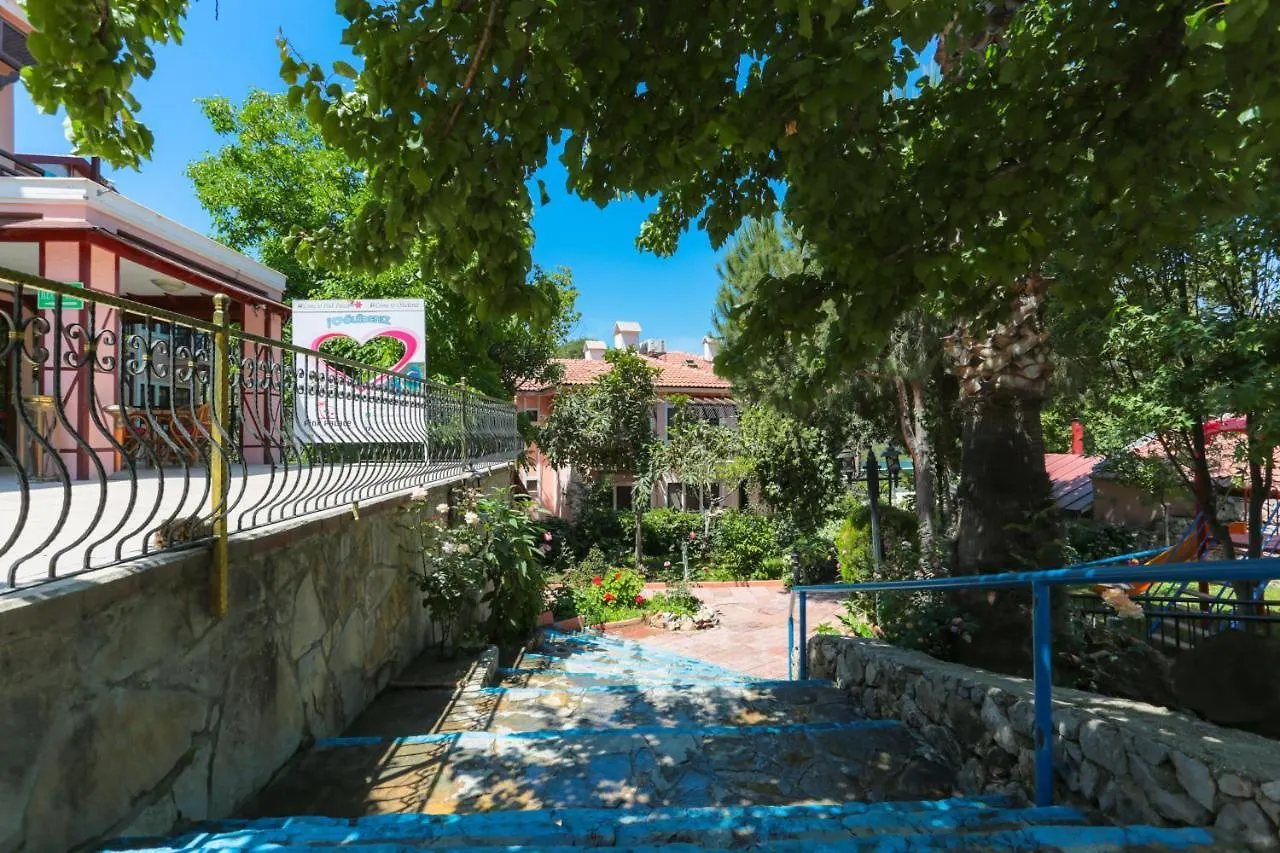 Club Pink Palace Hotel Ölüdeniz